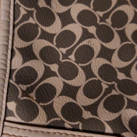 VGUC. Coach signature circle C gray and white shoulder bag. - Picture 4 of 16